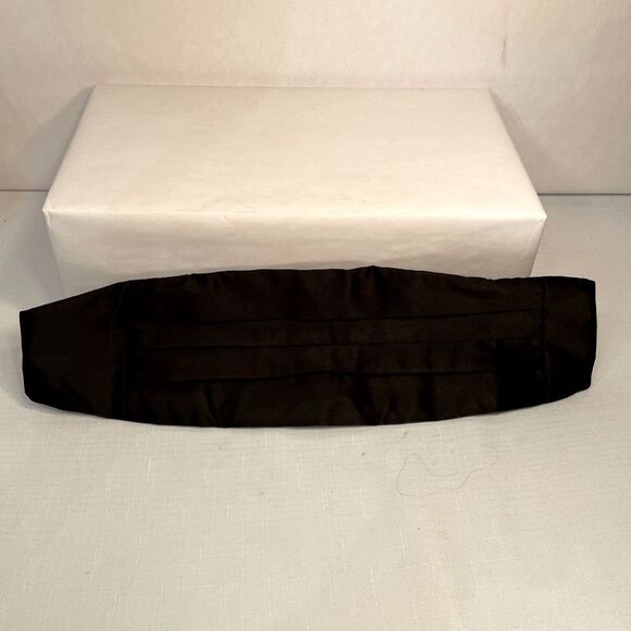 BLACK CUMBER-BUN EUC - Picture 1 of 2